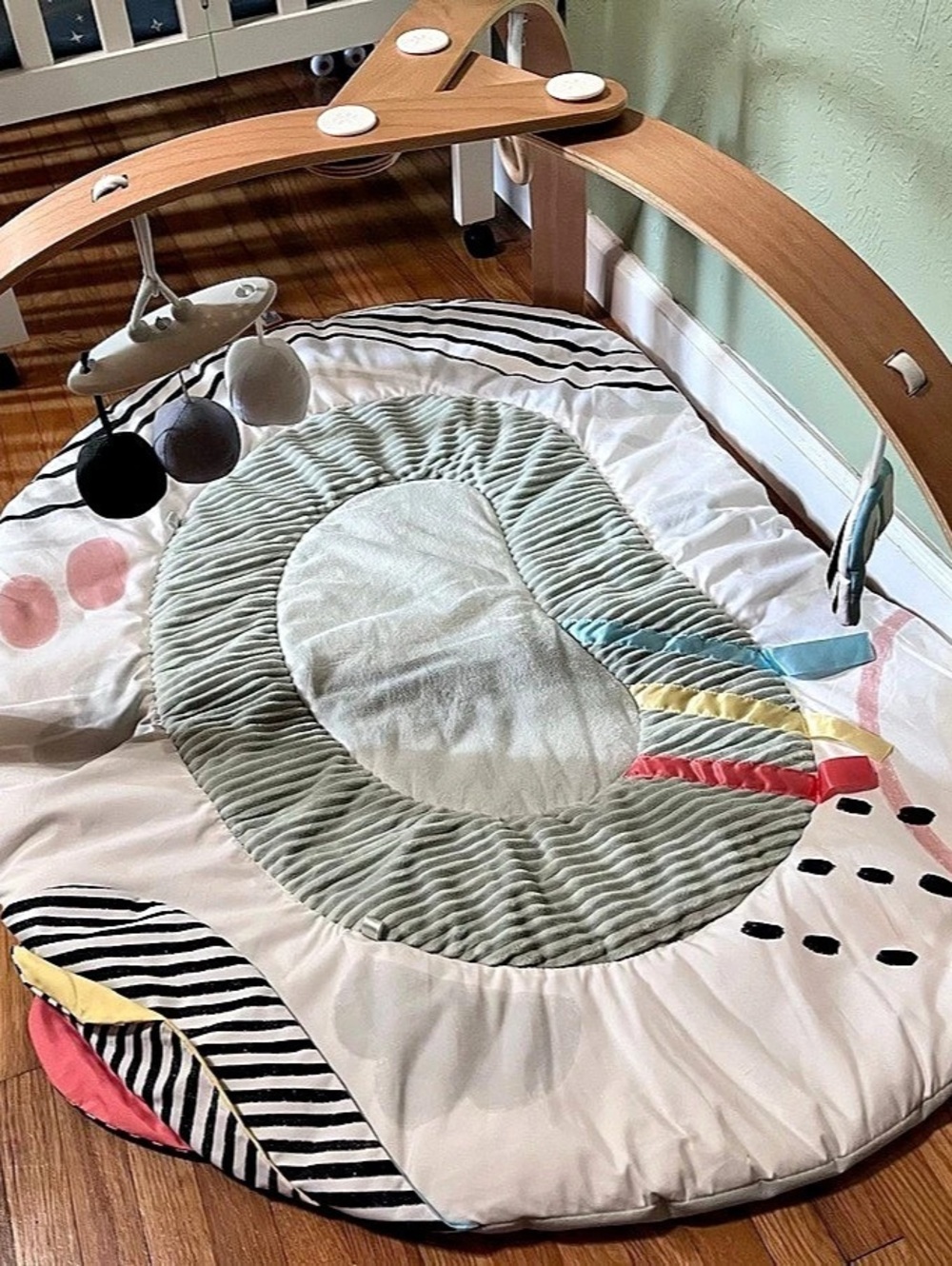 Skip Hop Play Gym Baby Activity Play Mat with Wooden Arch